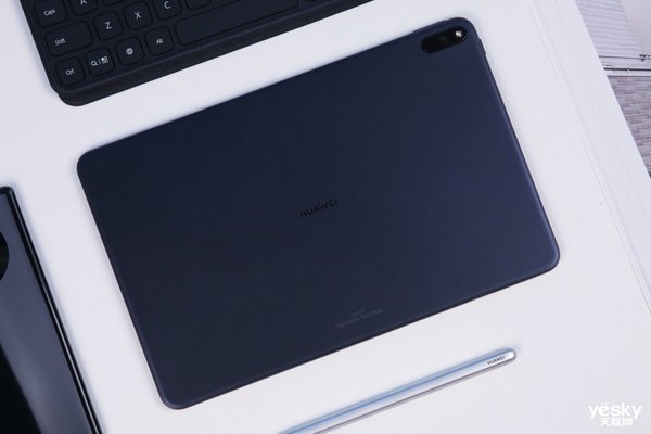 这次华为matepad pro搭载了最新的7nm制程麒麟990处理器,在