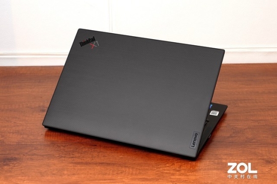 ThinkPad X1 Carbon 2022评测